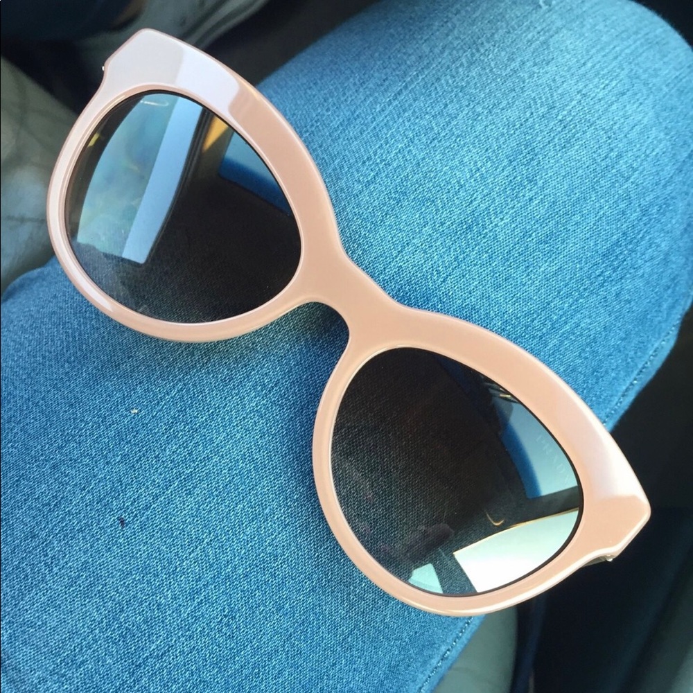 Prada Sunglasses for women. New condition